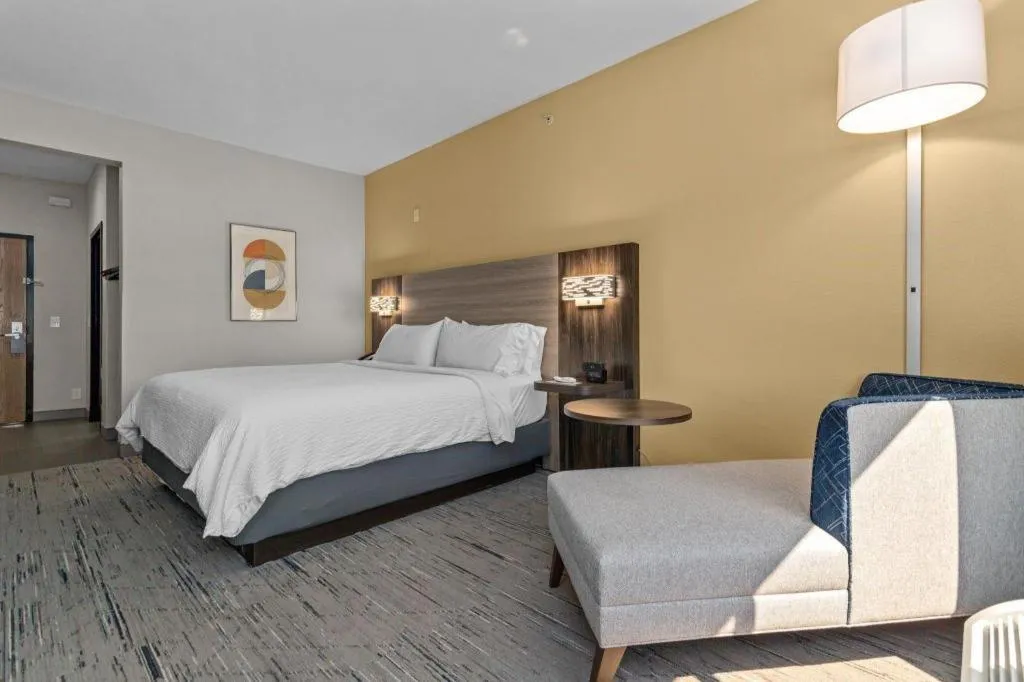 Bed in Holiday Inn Express Crockett By IHG