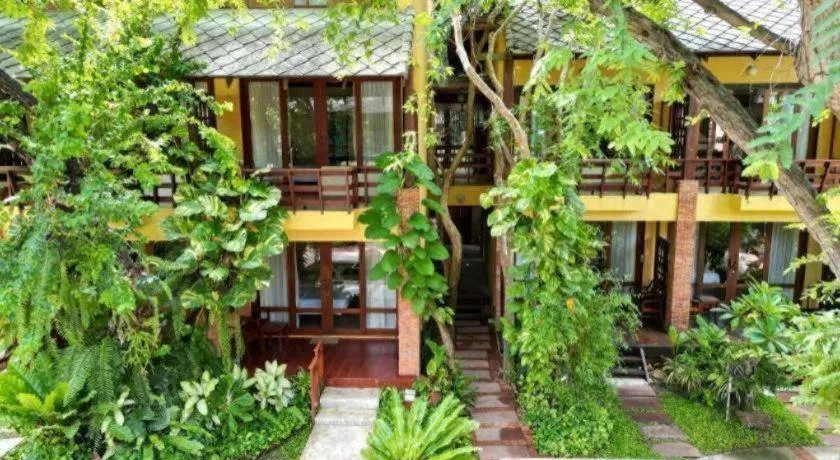 Baan Talay Dao Resort