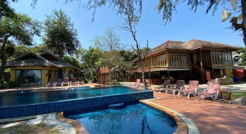 Baan Talay Dao Resort