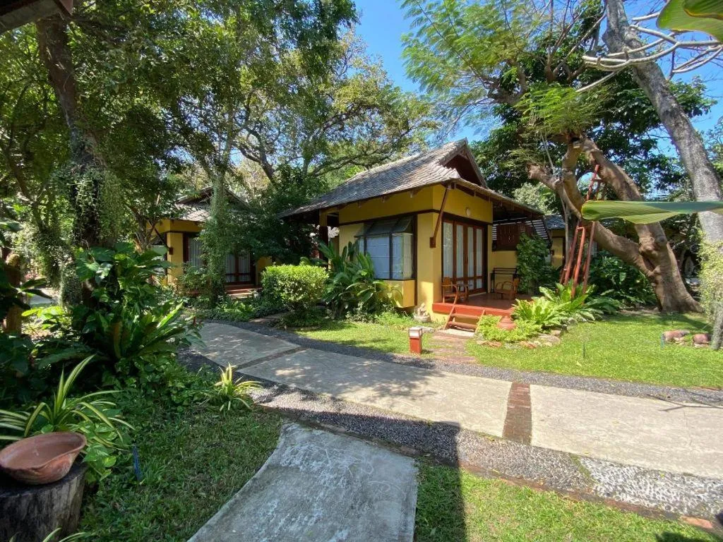 Baan Talay Dao Resort