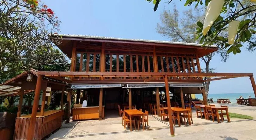 Baan Talay Dao Resort
