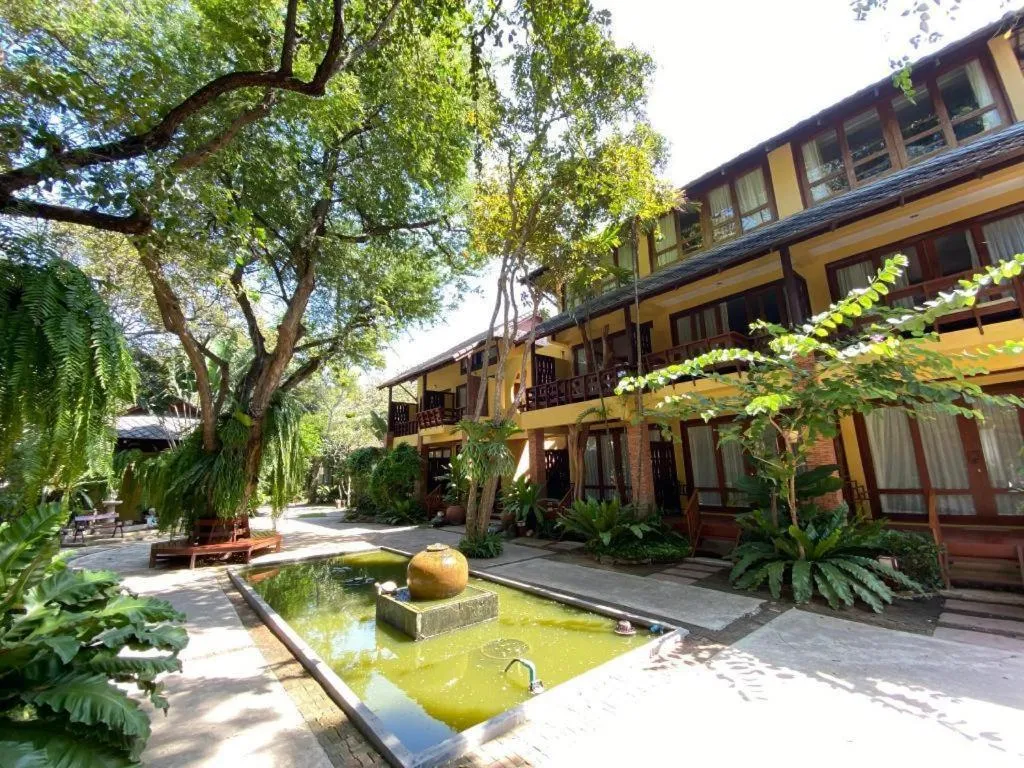 Baan Talay Dao Resort