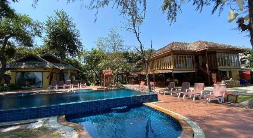 Baan Talay Dao Resort