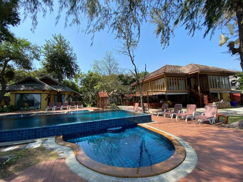 Baan Talay Dao Resort