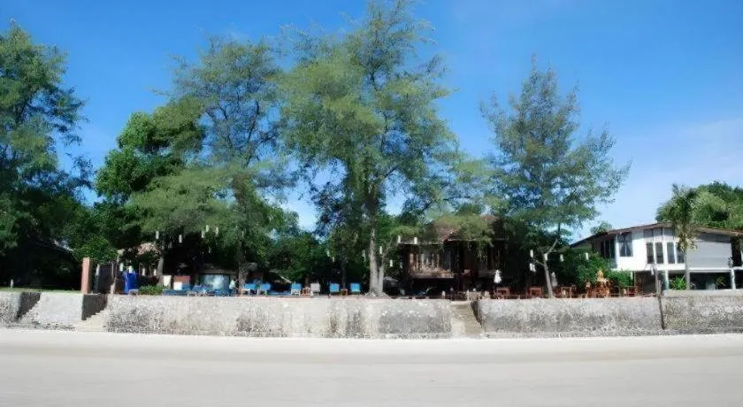 Baan Talay Dao Resort