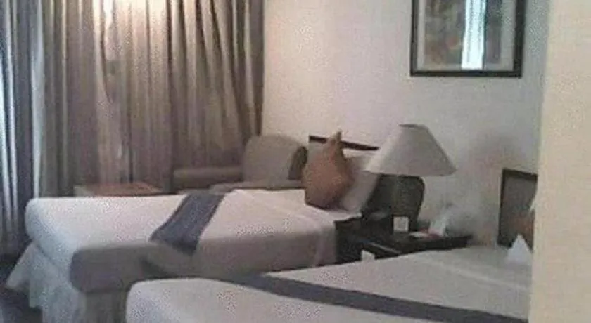 Bed in Best Comfort Bangkok Hotel