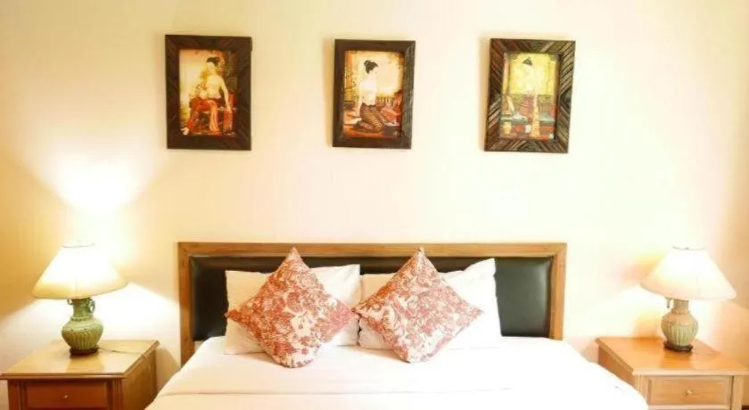 Bed in Best Comfort Bangkok Hotel