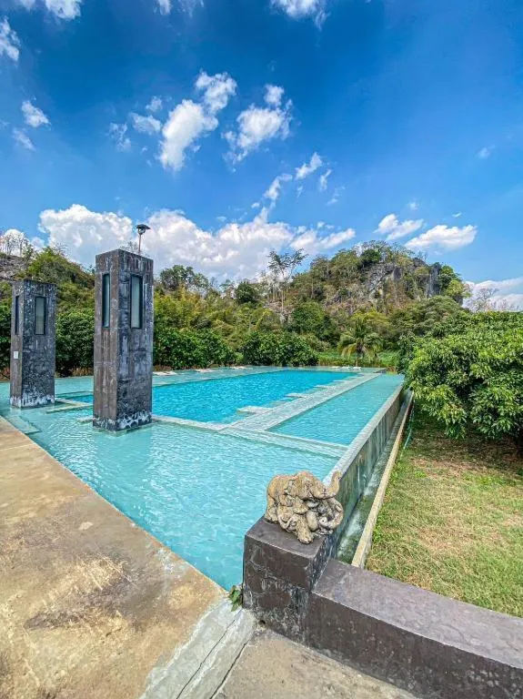 Avartarn Miracles Hotel