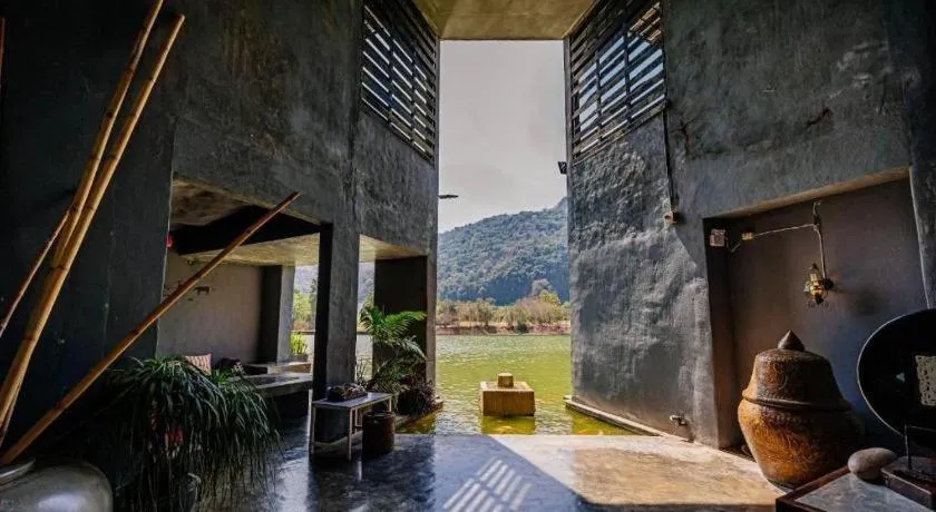 Avartarn Miracles Hotel