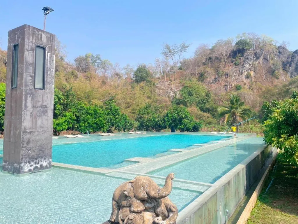 Avartarn Miracles Hotel