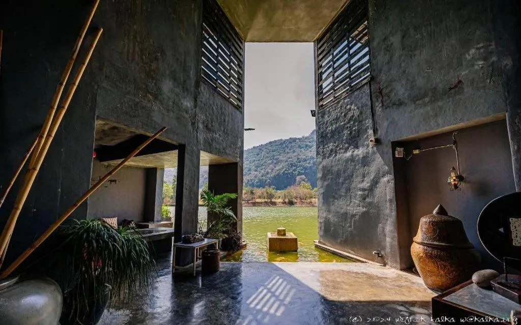 Avartarn Miracles Hotel