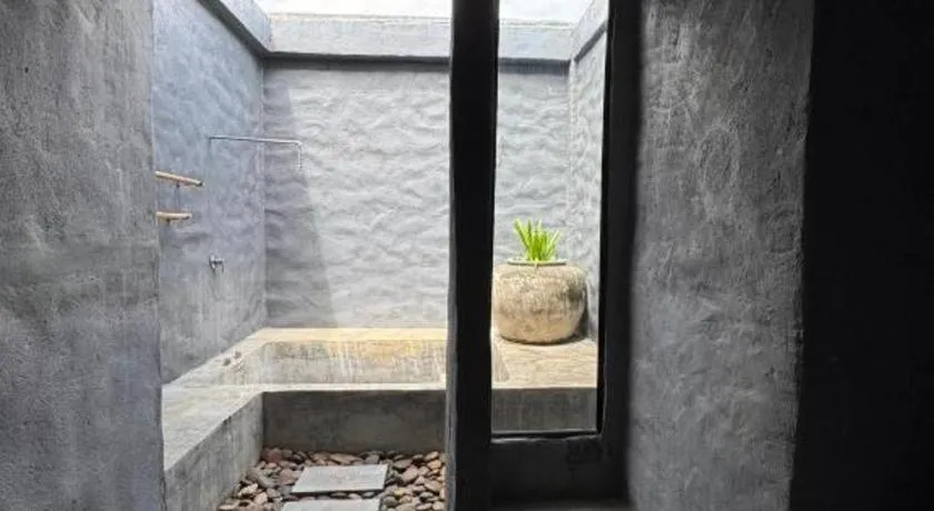 Avartarn Miracles Hotel