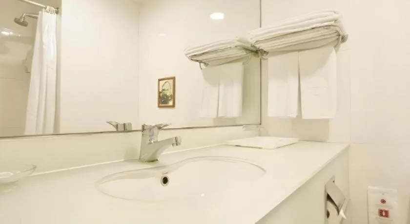 Caritas Oswald Cheung International House