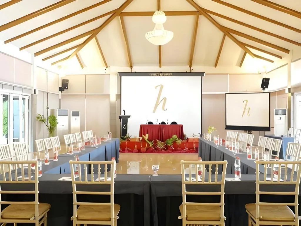 Horison Ultima Makassar