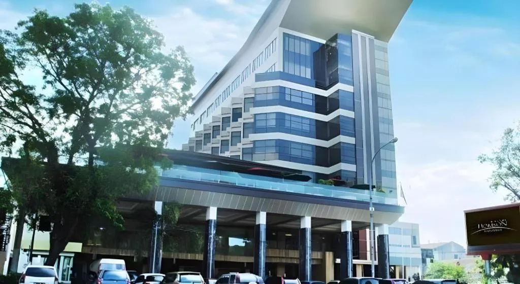 Horison Ultima Makassar