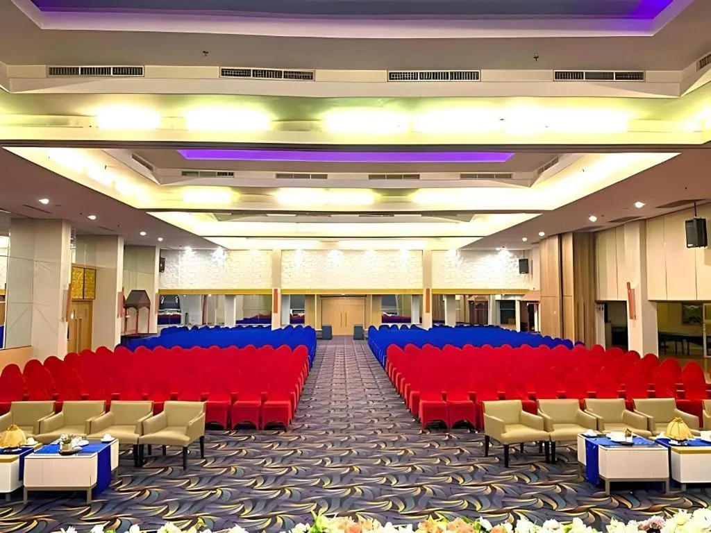 Horison Ultima Makassar