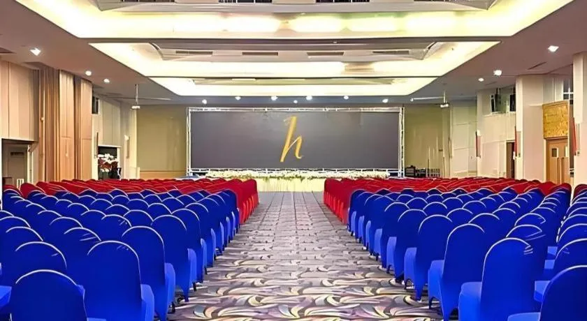 Horison Ultima Makassar