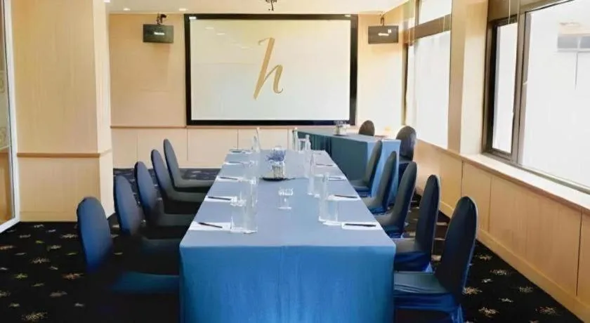 Horison Ultima Makassar