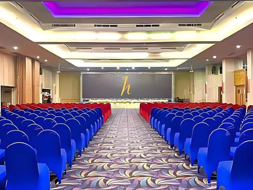 Horison Ultima Makassar