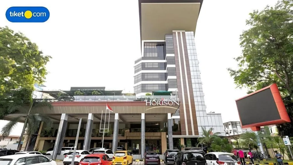 Horison Ultima Makassar