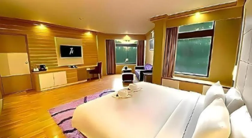 Horison Ultima Makassar