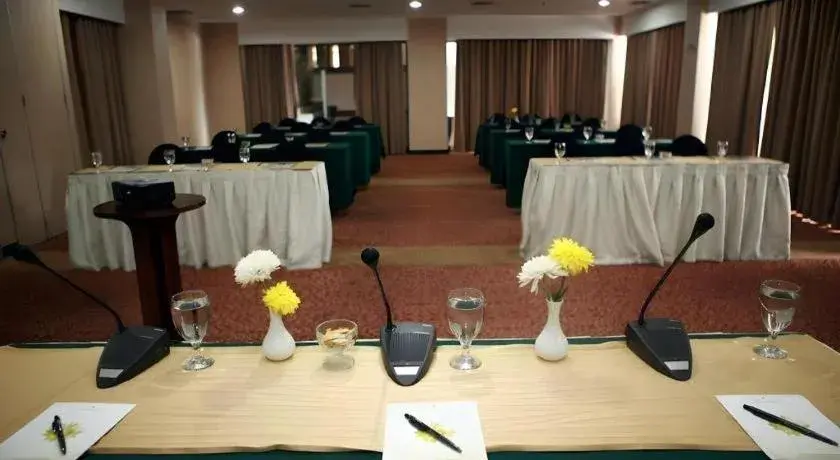 Horison Ultima Makassar Horison Ultima Makassar