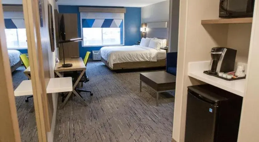 Bed in Holiday Inn Express O'Neill By IHG Bed in Holiday Inn Express O'Neill By IHG