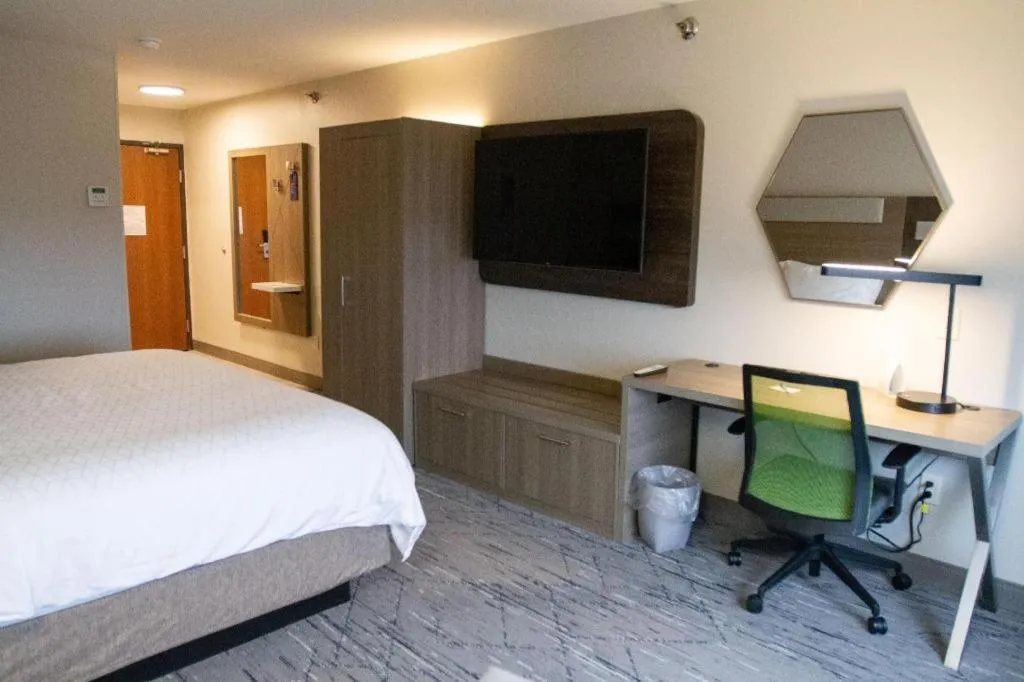 Bed in Holiday Inn Express O'Neill By IHG