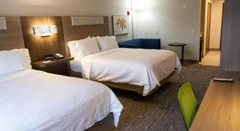 Bed in Holiday Inn Express O'Neill By IHG