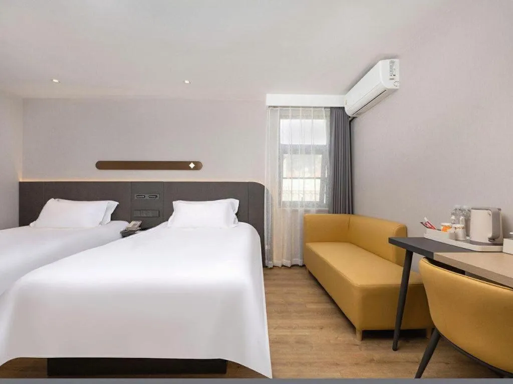 Bed in Jinjiang Inn Shenzhen Airport