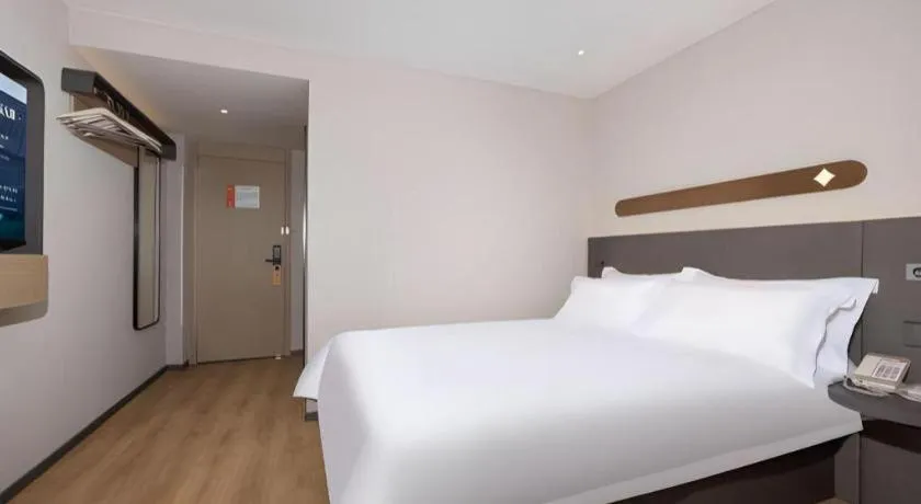 Bed in Jinjiang Inn Shenzhen Airport