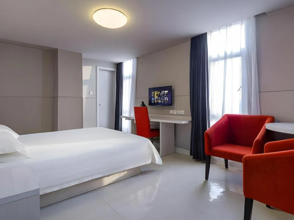 Bed in Jinjiang Inn Shenzhen Airport