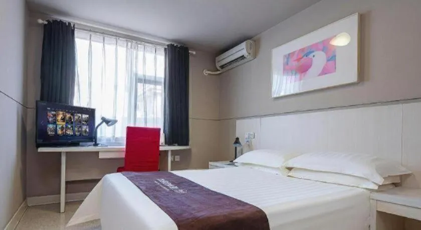 Bed in Jinjiang Inn Shenzhen Airport