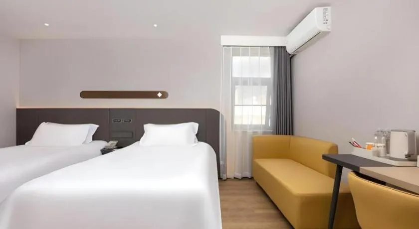 Bed in Jinjiang Inn Shenzhen Airport