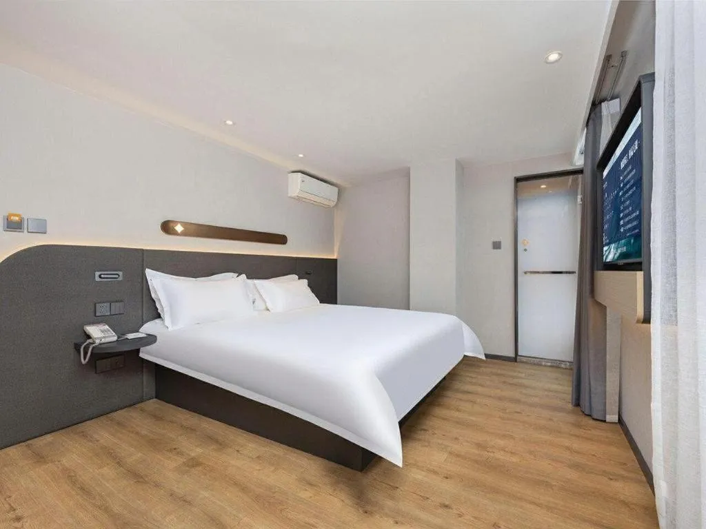 Bed in Jinjiang Inn Shenzhen Airport