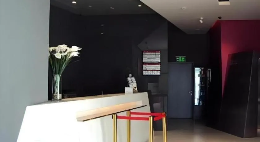 Jinjiang Inn Zhuhai Xiangzhou Qinglv Middle Road Theater