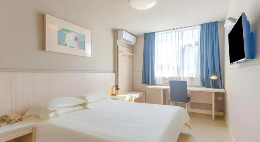 Bed in Jinjiang Inn Zhuhai Xiangzhou Qinglv Middle Road Theater