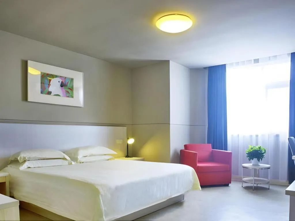 Bed in Jinjiang Inn Zhuhai Xiangzhou Qinglv Middle Road Theater