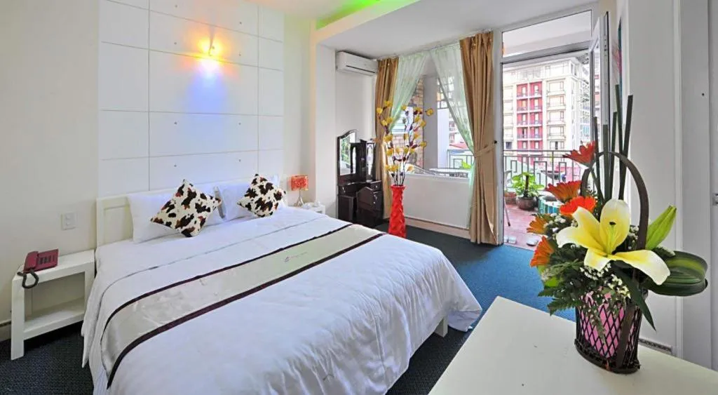 Bed in Ideal Hotel Hue