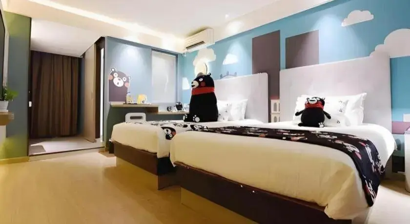 Bed in JinJiang Inn Chendu Taikoo Li Dongfeng Bridge Bed in JinJiang Inn Chendu Taikoo Li Dongfeng Bridge