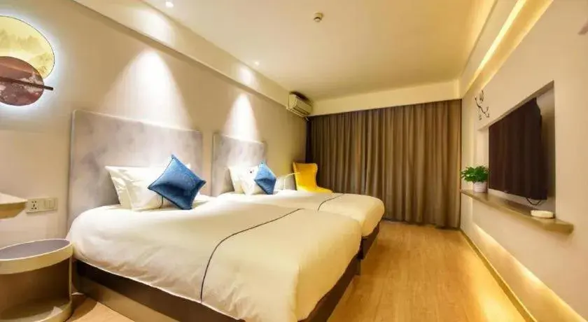 Bed in JinJiang Inn Chendu Taikoo Li Dongfeng Bridge Bed in JinJiang Inn Chendu Taikoo Li Dongfeng Bridge