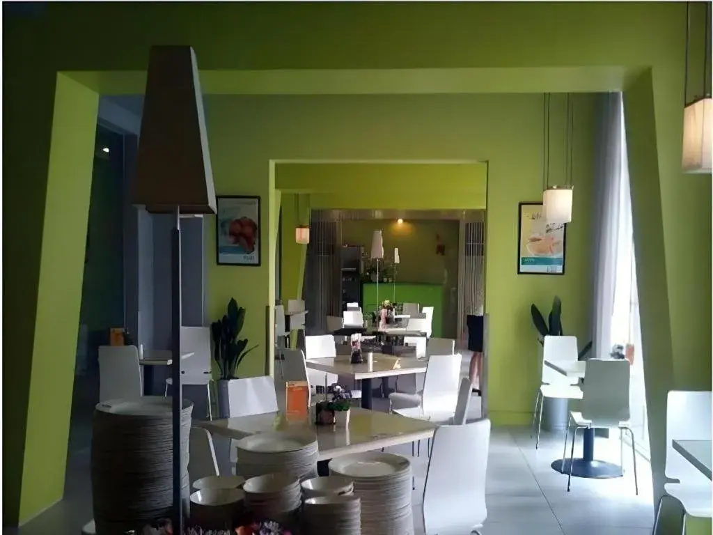 JinJiang Inn Chendu Taikoo Li Dongfeng Bridge JinJiang Inn Chendu Taikoo Li Dongfeng Bridge