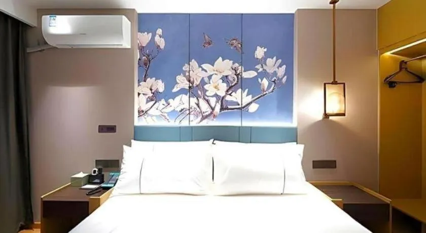 Bed in Jinjiang Inn Shanghai Lujiazui