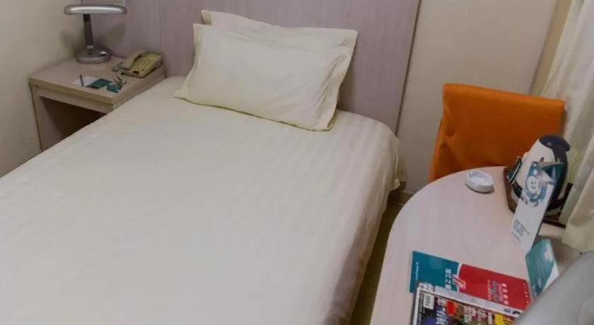Bed in Jinjiang Inn Shanghai Expo Park Pusan Rd