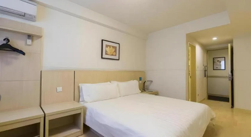 Bed in Jinjiang Inn Shanghai Expo Park Pusan Rd