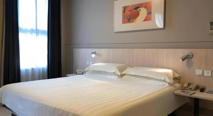 Bed in Jinjiang Inn Shanghai Expo Park Pusan Rd