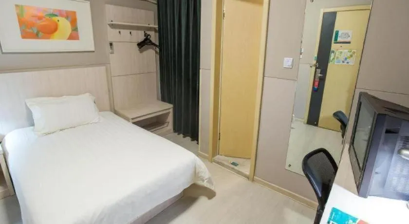 Bed in Jinjiang Inn Shanghai Expo Park Pusan Rd