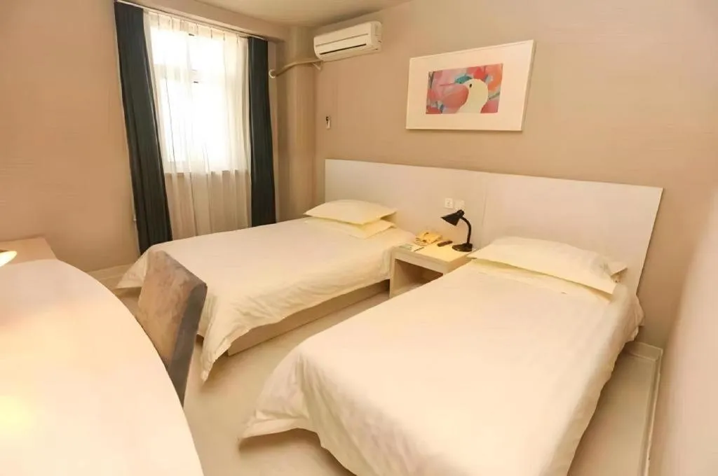 Bed in Jinjiang Inn Shenyang North Station