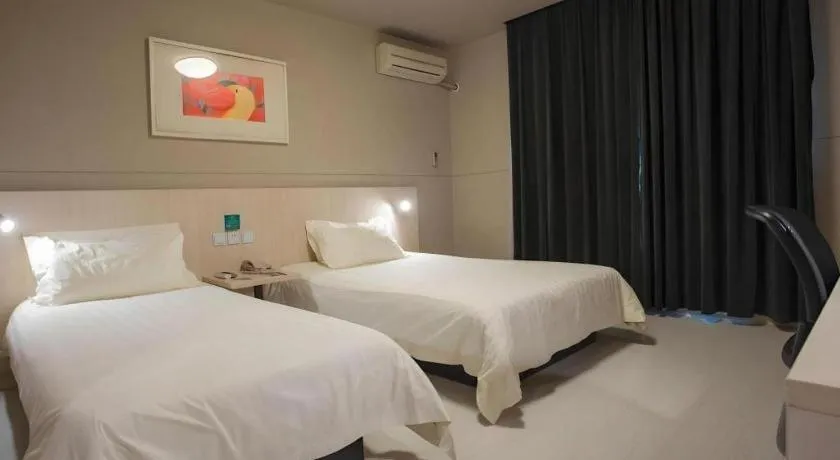 Bed in Jinjiang Inn Shenyang North Station