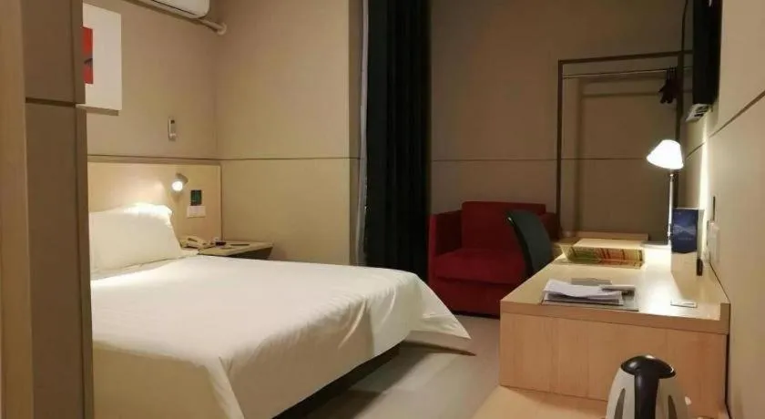 Bed in Jinjiang Inn Shenyang North Station